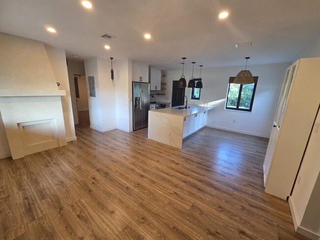 Building Photo - 8 Corydon Dr