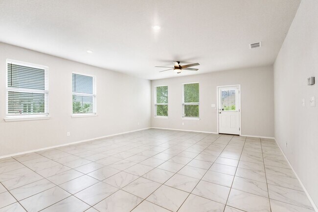 Building Photo - A rare true dual-suite floorplan in Alamo Ranch — two private en-suite bedrooms, single-story liv...