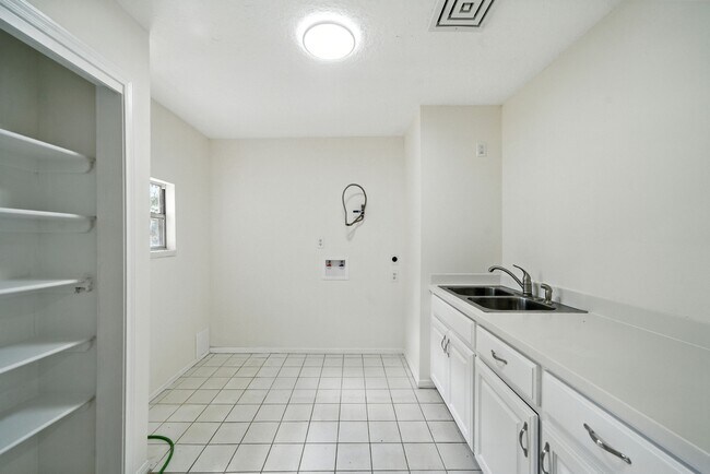 Building Photo - 1506 Shady Glen Dr