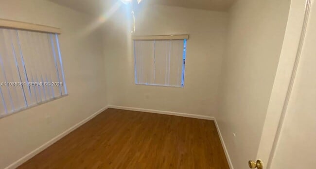 Building Photo - 21240 NE 9th Ct