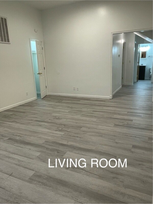 Building Photo - 231 E 13th St