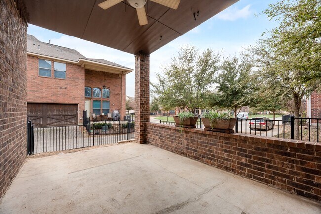 Building Photo - Modern 3 Bed Townhouse with Granite Countertops and Hardwood Floors in Keller, TX