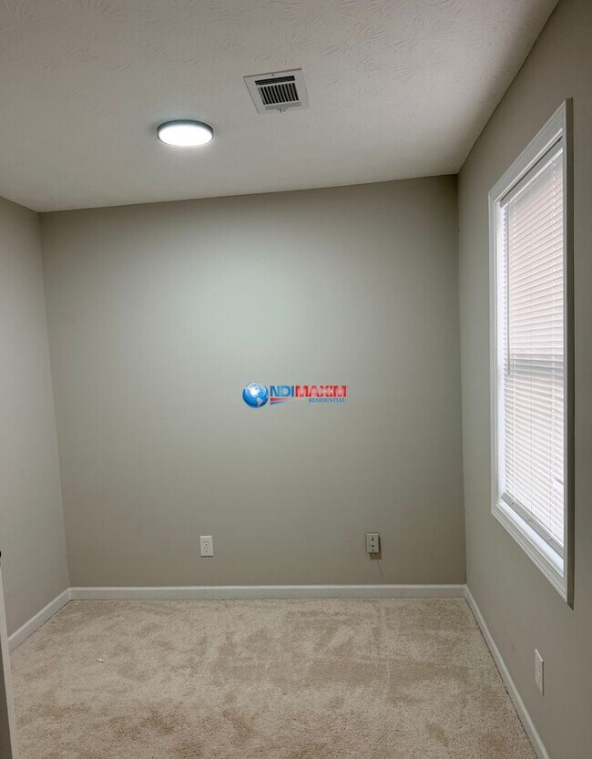 Building Photo - Newly RENOVATED 4-bedroom house, finish basement in Lilburn