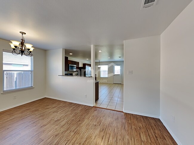 Building Photo - 42 Larkspur Dr