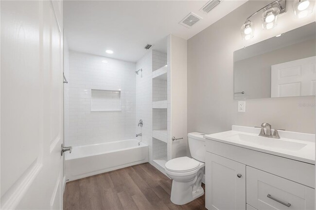 Building Photo - 6901 S Fitzgerald St