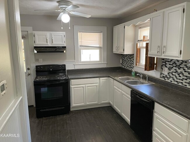 Building Photo - 2314 Coker Ave