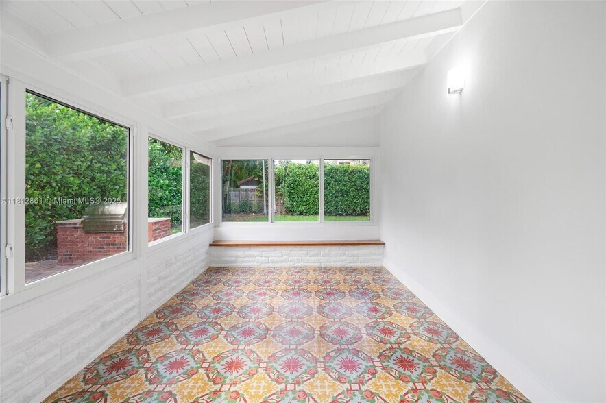 Building Photo - 5775 SW 28th St