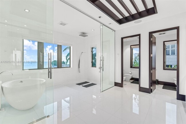 Building Photo - 760 S Mashta Dr