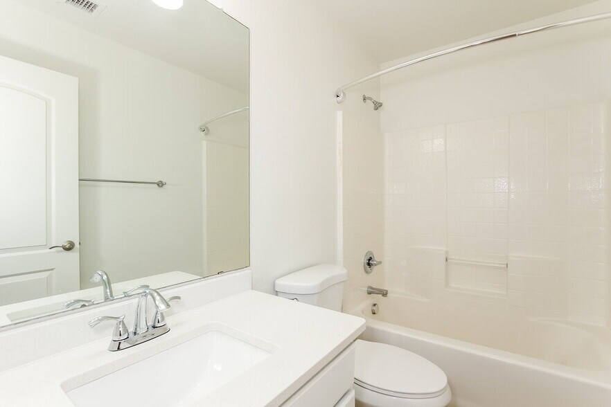 Building Photo - 1344 S 220th Dr