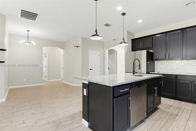 Building Photo - 1034 Chelan Falls Dr