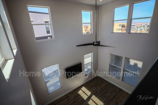 Building Photo - 5528 S Ochre Ln