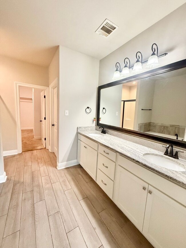 Building Photo - Beautiful 3 bedroom Home in Baton Rouge