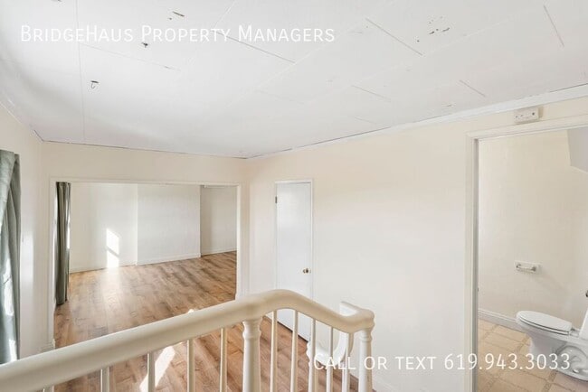 Building Photo - 4739 Hillcrest Ave