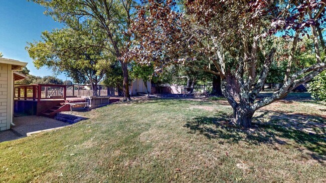 Building Photo - 7470 Mirabel Rd