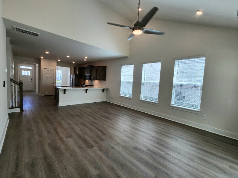 Building Photo - 499 Ml Pk Wy
