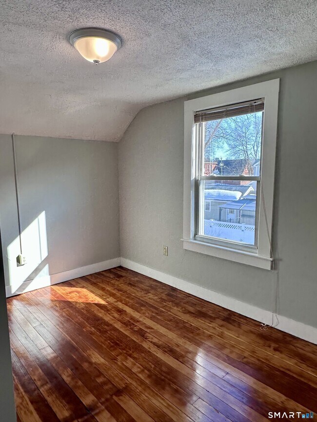 Building Photo - 24-26 Dean Ave