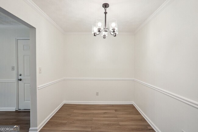 Building Photo - 3707 Essex Ave