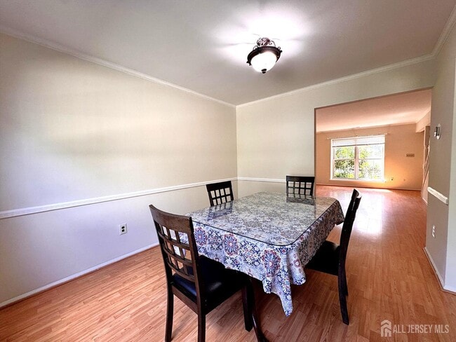 Building Photo - 4 Pond View Dr