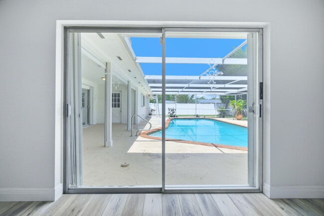 Building Photo - 321 E Chaminade Dr