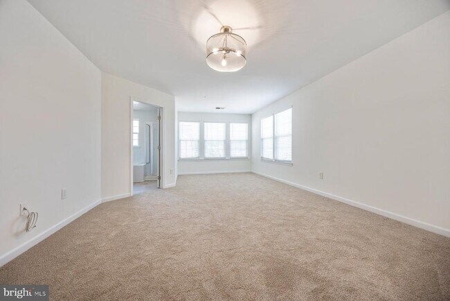 Building Photo - 616 Warbler Walk