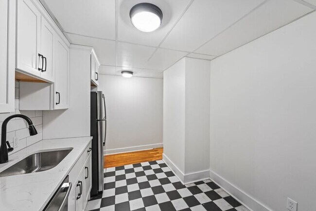 Building Photo - 33 Franklin St