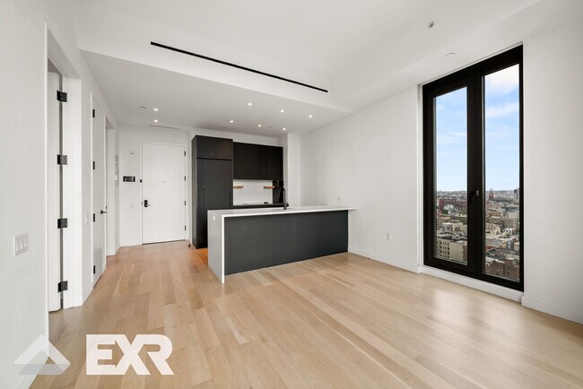 Building Photo - 329 Broadway