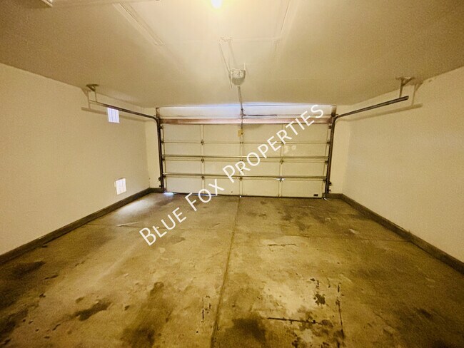 Building Photo - 4775 S Wild Rose Dr