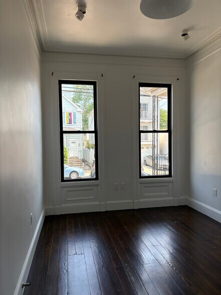 Building Photo - 65 Thorne St
