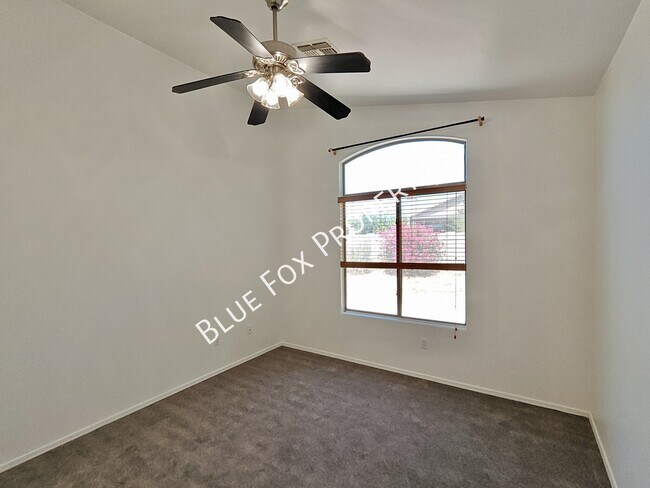 Building Photo - 5680 Shady Grove Dr