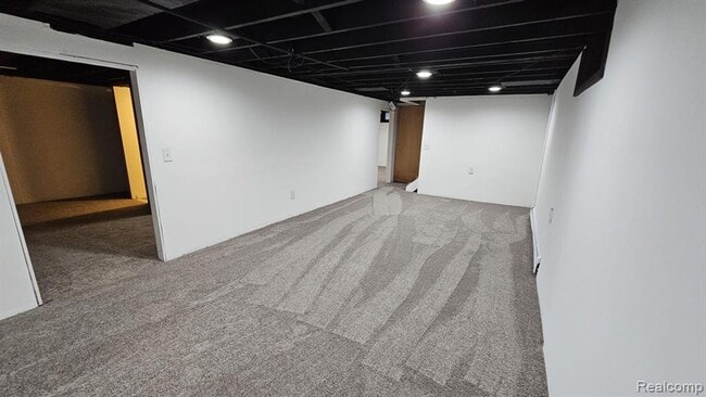 Building Photo - Beautifully Updated 3-Bedroom Home with Finished Basement & Spacious Backyard in Prime Royal Oak ...