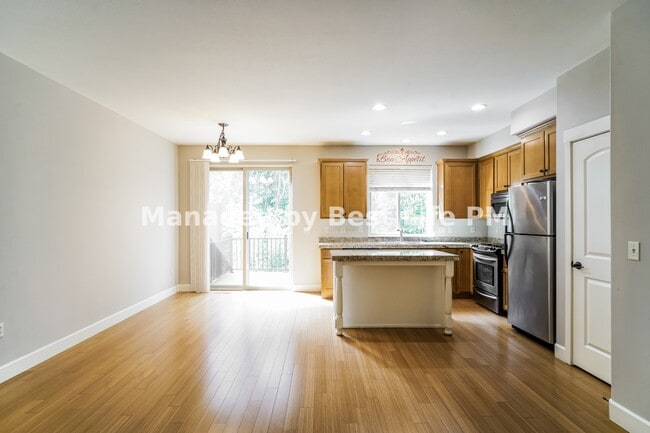 Building Photo - 2067 NE 49th Way