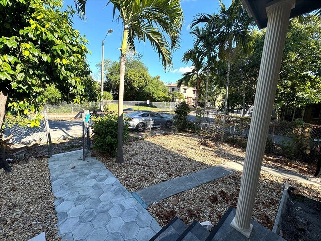 Building Photo - 5530 NW Miami Ct