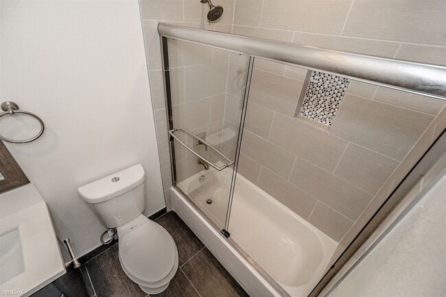 Building Photo - 4 br, 4 bath Duplex - 4508 Esmeralda Stree...