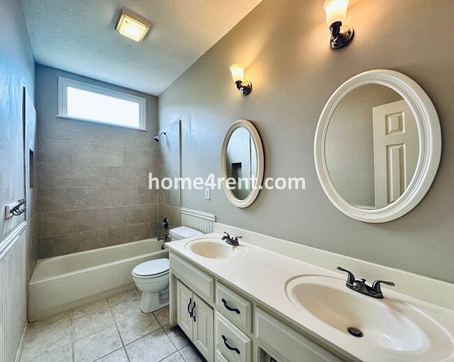 Building Photo - Beautiful Overland Park Home in Blue Valle...