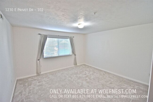 Building Photo - 1230 Privet Dr
