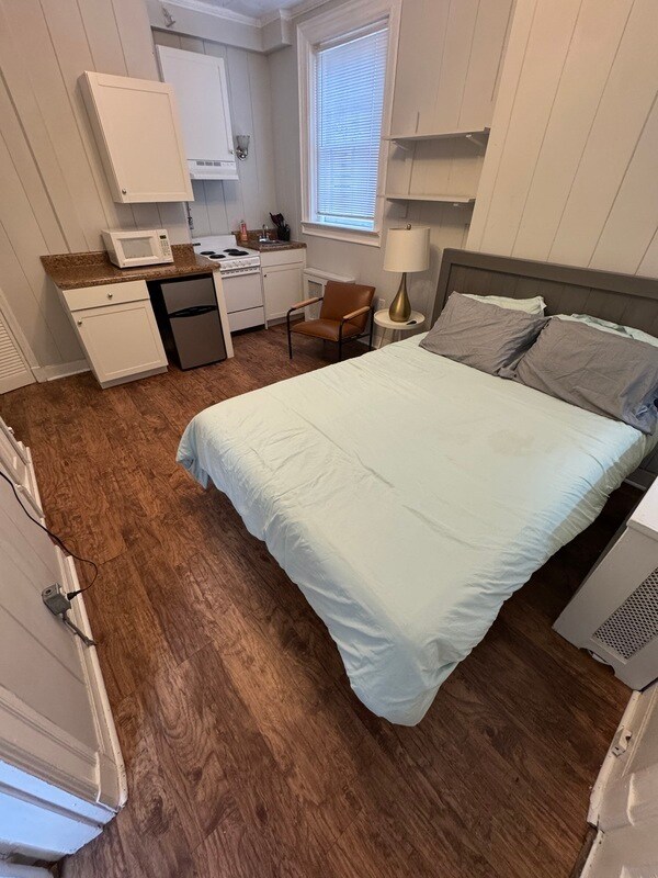 Building Photo - 712 N Arthur Ashe Blvd