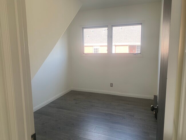 3rd Bedroom, unfurnished - 1314 16th St