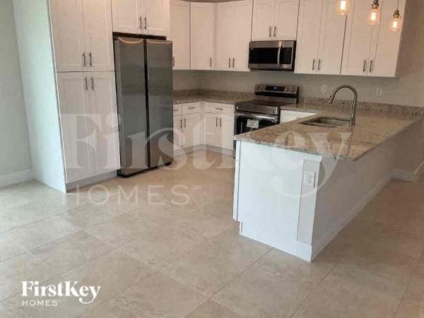 Building Photo - 1729 NW 11th Pl