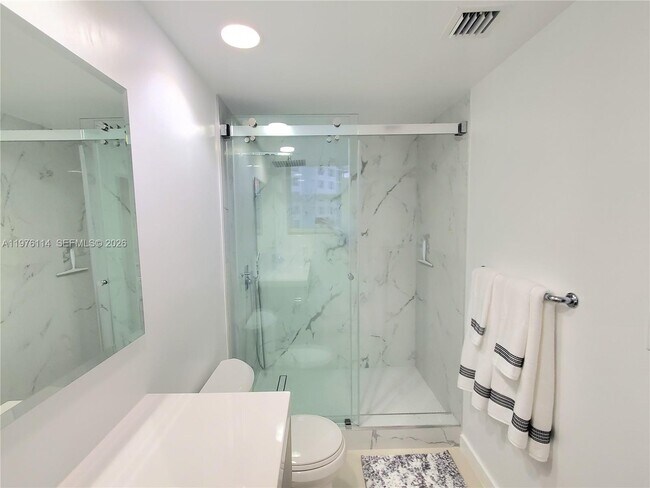 Building Photo - 3001 S Ocean Dr