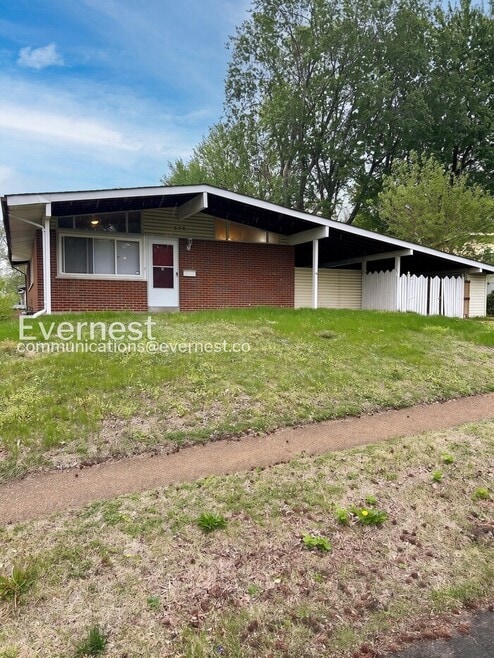 Building Photo - 560 Jamaica Pl