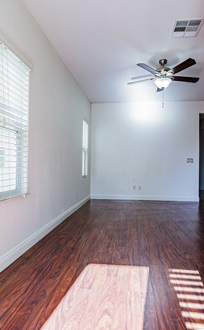 Building Photo - Southwest Home