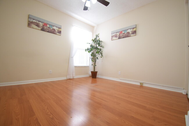 Building Photo - 3130 Millwood Terrace