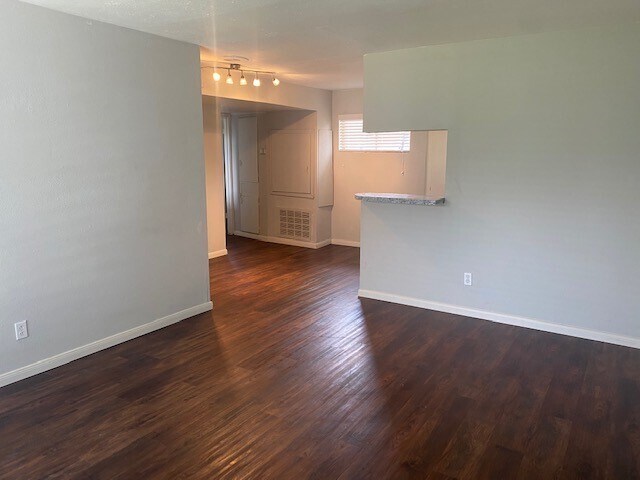 Building Photo - 918 Heights Blvd