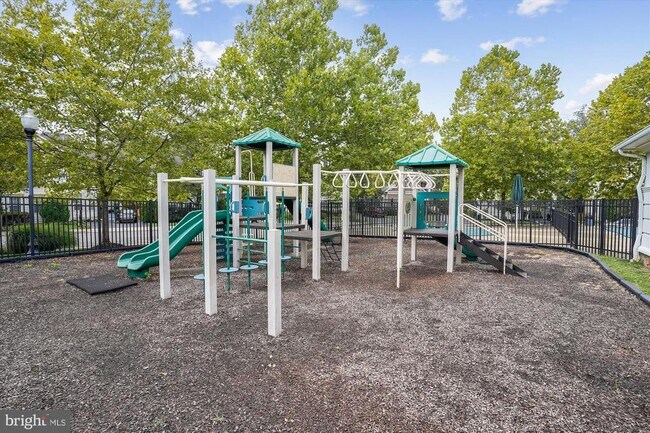 Building Photo - 9305 Sumner Lake Blvd