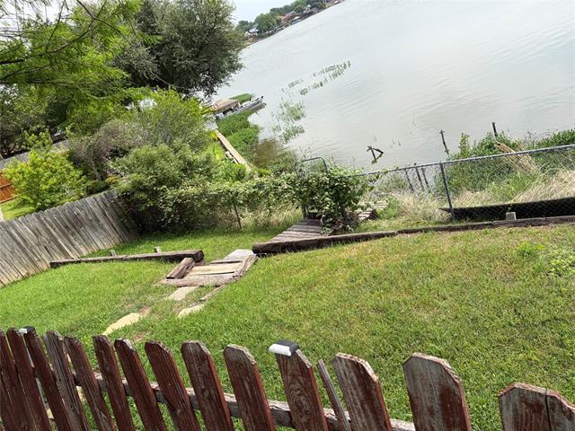 Building Photo - 1403 Lakeshore Dr