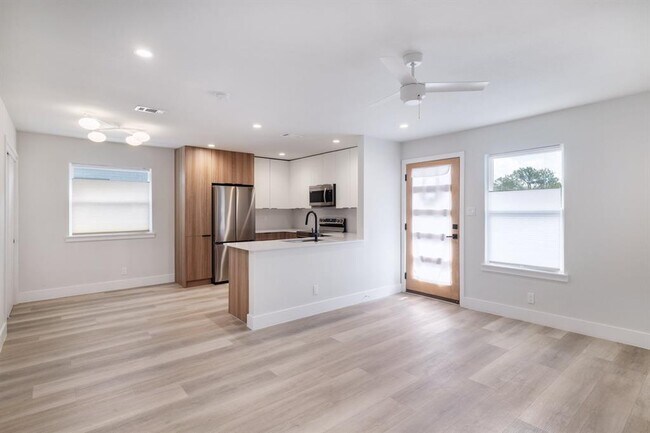 Building Photo - 5304 St Georges Green