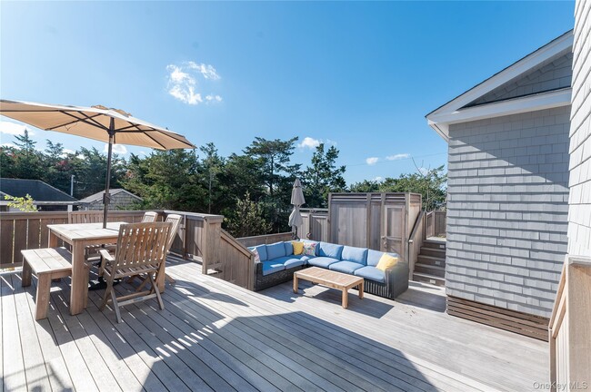 Building Photo - 44 Island Walk