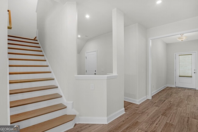 Building Photo - 340 Dendron Dr