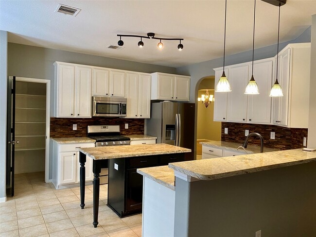 Building Photo - 2827 Mustang Hill Ln