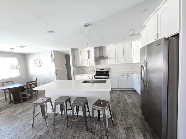 Building Photo - 7635 E Verde Ln